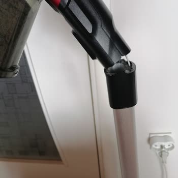 Philips Çok Çok Kalitesiz XC7043/01 Speedpromax Şarjlı Dikey Süpürge