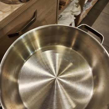 Emsan Çelik Tencere Setinde Kabuk Atma Ve Kararma