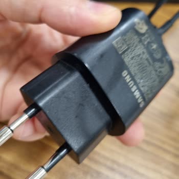 Samsung Telefon Şarj Aleti Bağlantı Yerleri Sıkıntılı