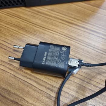 Samsung Telefon Şarj Aleti Bağlantı Yerleri Sıkıntılı