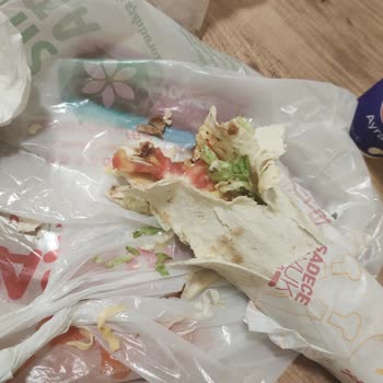 Paşa Döner Söylemiş Olduğum Dürüm Bayat Ve Telefonu Açan Bayan Saygısız