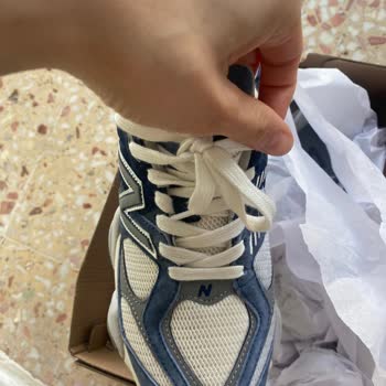 Atlas. Sneakers Kullanılmış Ürün Gönderimi