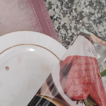Namet Sucuğun İçinden Kemik Çıktı