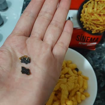 Çerezza Cips Paketinden Siyah Yabancı Maddeler Çıktı