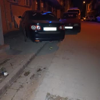 Emniyet Genel Müdürlüğü Kaldırıma Araç Park Etmek