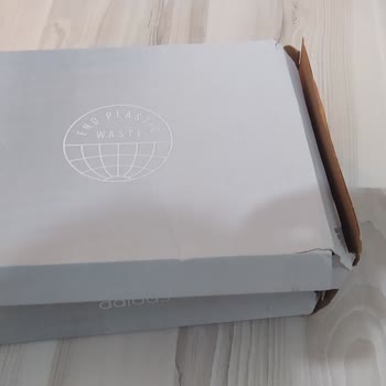 Özensiz Paketleme Adidas...