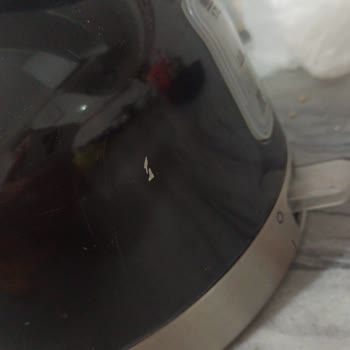 Vestel Retro Siyah Su Isıtıcı Boya Soyulması