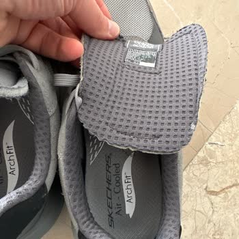 Skechers Yırtık Ürün Satıp Müşteriyi Yalnız Bıraktı!