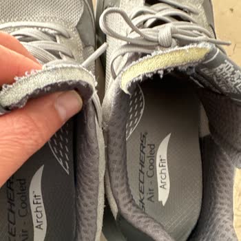 Skechers Yırtık Ürün Satıp Müşteriyi Yalnız Bıraktı!