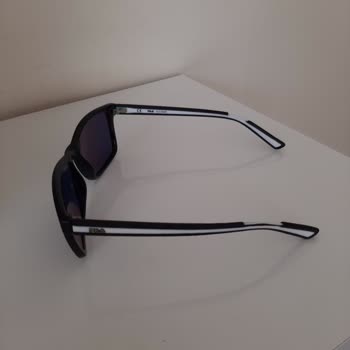 Fila Güneş Gözlüğü Çerçevesi Dökülüyor