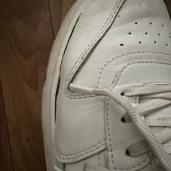 Bershka Ayakkabının Sökülmesi Ve Kenarlarının Hemen Atması