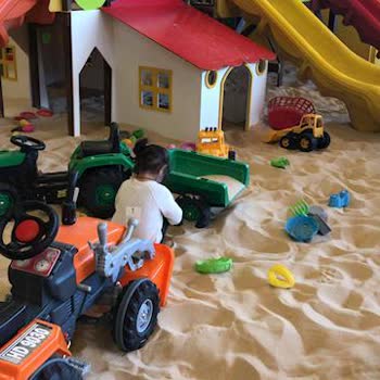 StarCity Outlet Center StarCity Sigara Dumanı Çocuk Alanı