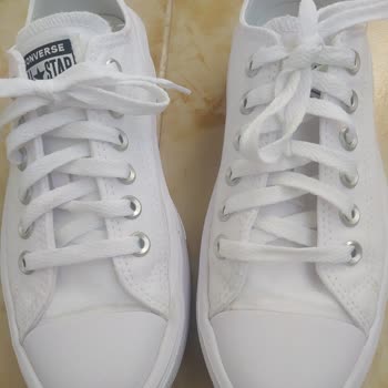 Converse Eren Perakende Sanal'dan Aldığım Beyaz Converse Kusurlu