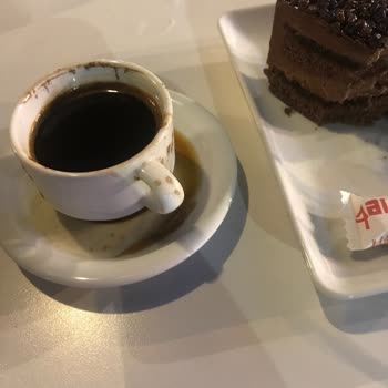 Tophane Çay Bahçesi İlgisizlik Ve Duyarsızlık