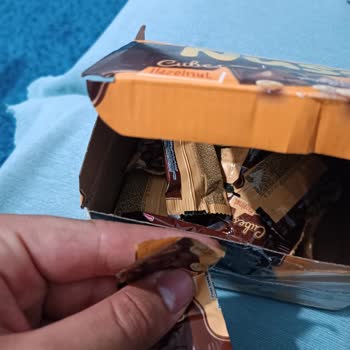 Elvan Gıda Sakarya Fabrika Satış Mağazasından Aldığım 48'li Kutuda Boş Paket Çıktı