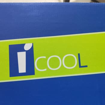 FLO Burdur'dan Aldığımız Işıklı Spor Ayakkabısının Işıkları Takılı Kalıyor