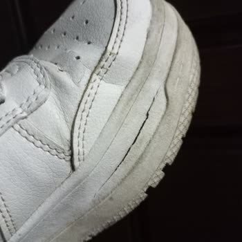 Bershka Aldığım Ayakkabının Kısa Sürede Yırtılması