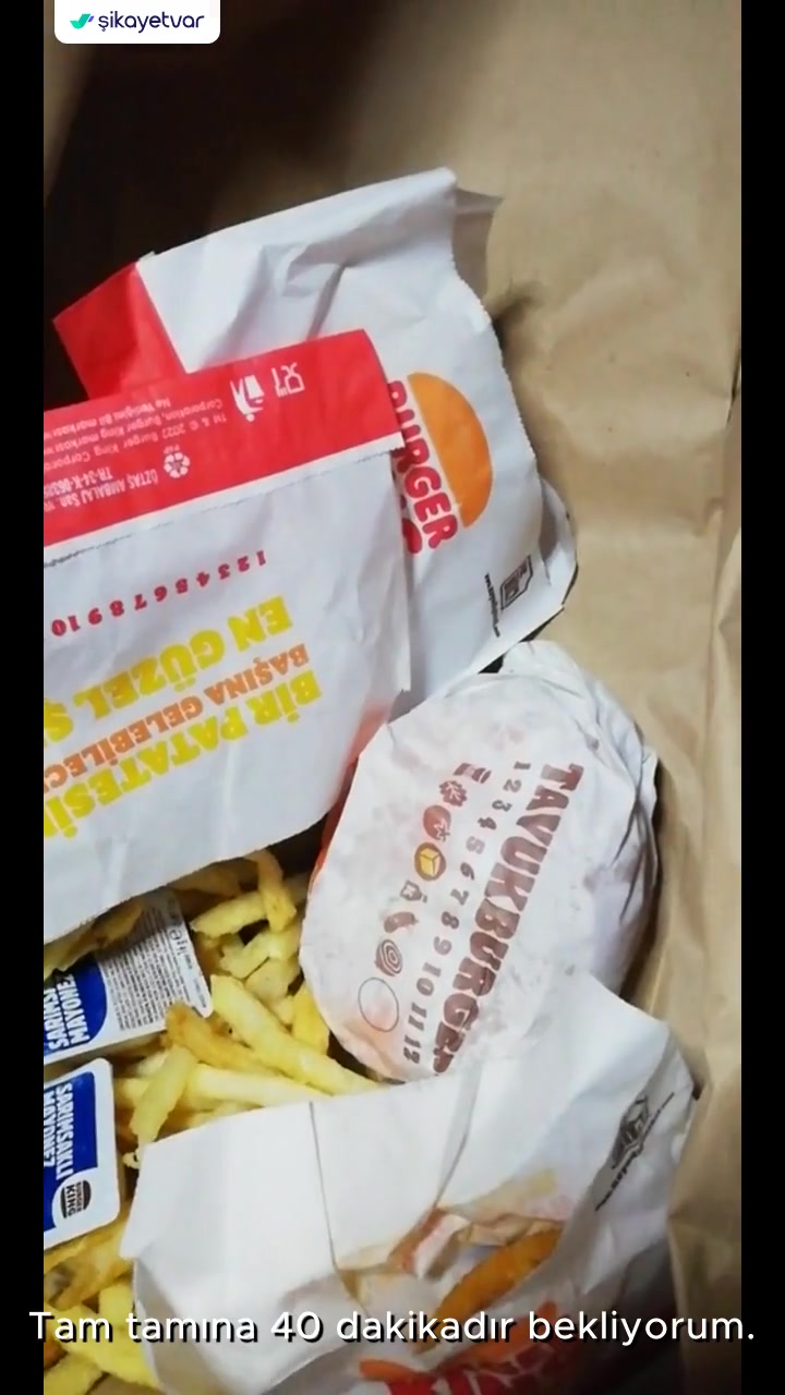Burger King Yeditepe Şubesinde 2 Küçük Patatese 250 Lira Verdim! videonun kapak resmi