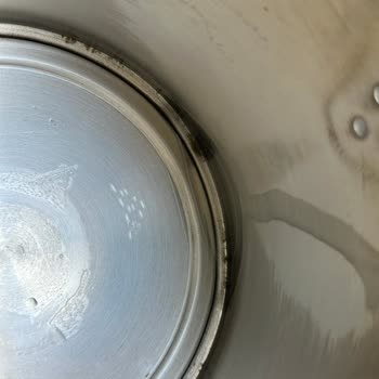 Korkmaz Mutfak Eşyaları Korkmaz Elektrikli Çaydanlığın Paslanmaz Çelik Bölümünün Paslanması