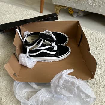 SuperStep Ten Vans Aldım Yırtık Orijinal Olmayan Kutu İle Göndermişler