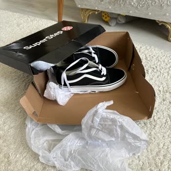 SuperStep Ten Vans Aldım Yırtık Orijinal Olmayan Kutu İle Göndermişler