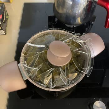 Karaca Züccaciye Karaca Granit Tencere Seti Tahta Kaşığa Rağmen Çizildi Kapak Kırıldı