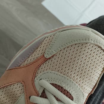 Quality Defect Alert: Skechers Shoes Deformed in Just 20 Days