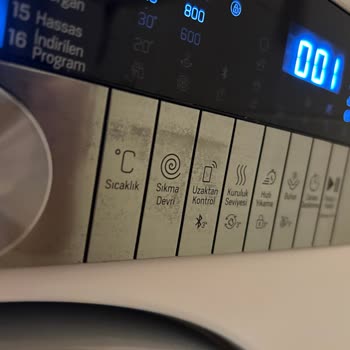Arçelik Çamaşır Makinesi Yerinde Durmuyor