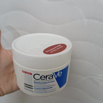 Cerave Nemlendirici Krem Sivilce Yaptı.