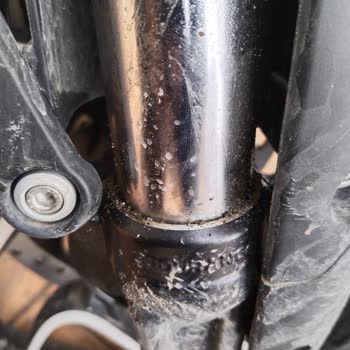 Bajaj Dominar 400 Ug Amortisör Keçesi Yağ Kaçırıyor