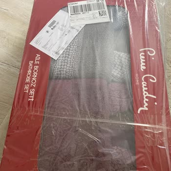 Pierre Cardin Home Pierre Cardin Bornoz Yanlış Gönderildi