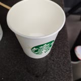 Starbucks Coffee Bir Kağıt Bardağı Ufacık Kıza Çok Gördüler