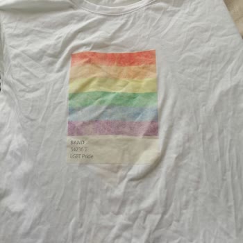 OMO Renkliler Özel Deterjan, Renkli Çamaşırlara Zarar Veriyor