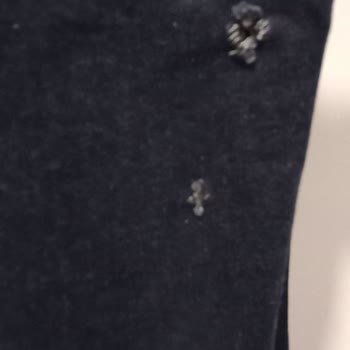 Mavi Kot Pantolon 4 Saat İçinde Delik Açtı