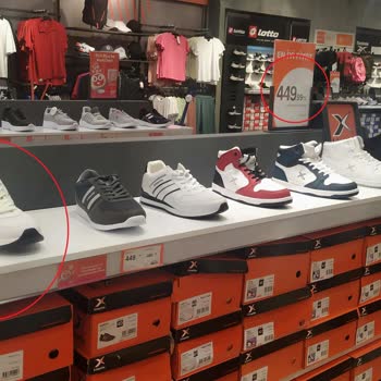 FLO Ayakkabı Ürünün Reyonda Ayırıcı Etiket Olmaması Mağazanın Hatası Değilmiş