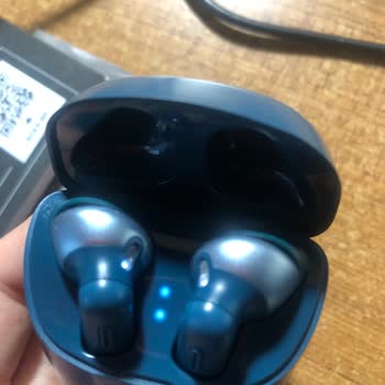 JBL 225TWS Kulaklık Silikon Ayrılması