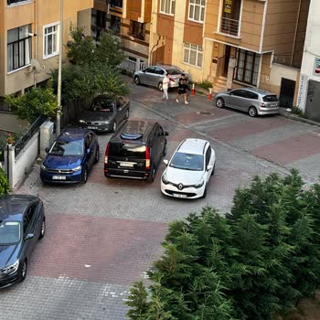 Emniyet Genel Müdürlüğü Yol Ortasına Parkeden Araç Ve Araçlar