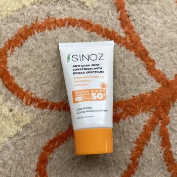 Sinoz Güneş Kreminin Vadettiği Emilimi Vermeyip Pul Pul Dökülmesi