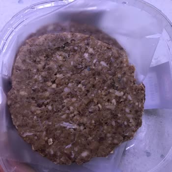 BİM Emin Köfteden Mavi Cisim Çıktı