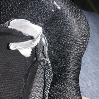 Lotto Markalı Ayakkabı Yırtıldı