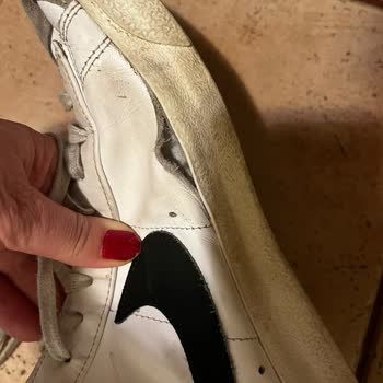 Nike Ayakkabı 6 Ay Bitmeden Yan Tarafından Ayrıldı!