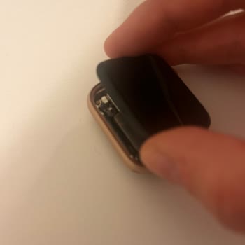 Apple Watch 6 Mın Ekranı Kendi Kendine Kasadan Ayrıldı