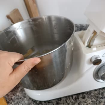 Emsan Bella Gusto Stand Mikser Kusurlu Ürün Gönderimi