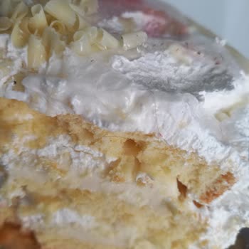 Sedef Pastaneleri Ürünlerimizde Kıl Ve Böcek Çıktı!