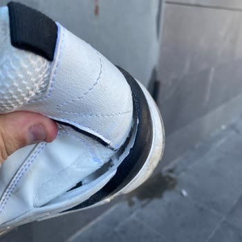 Vadi İstanbul Pull & Bear'dan Aldığım Ayakkabı Tabanından Ayrıldı