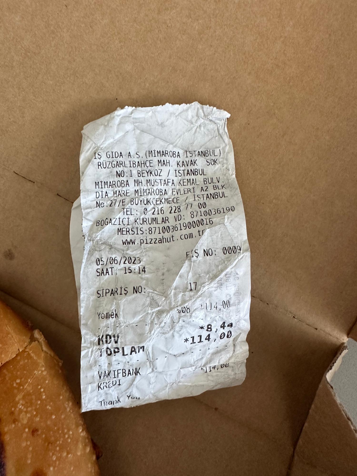 Pizza Hut'ın Saçma Pizza Boyutları Şikayetvar