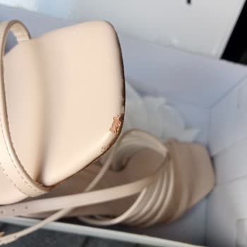 By Nacha Ayakkabıları Çok Kalitesiz