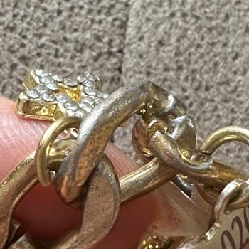 Kararmaz Diye Satılan Kolyenin 3 Günde Renk Atması