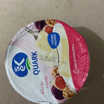 Küflenmiş Sek Meyveli Yoğurt