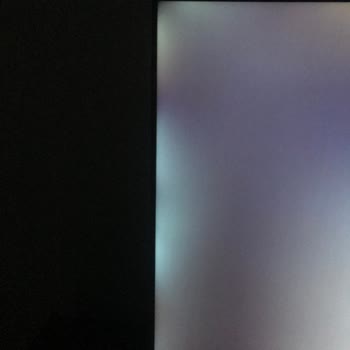 Beko Crystal 7 65 İnc LED TV Çokça Işık Sızması